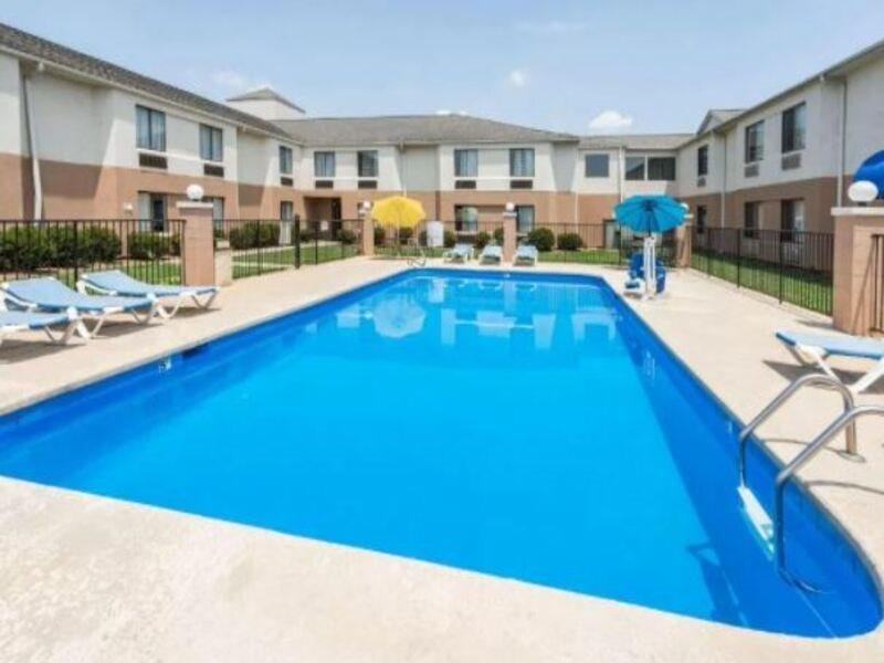 Days Inn By Wyndham Yadkinville Εξωτερικό φωτογραφία