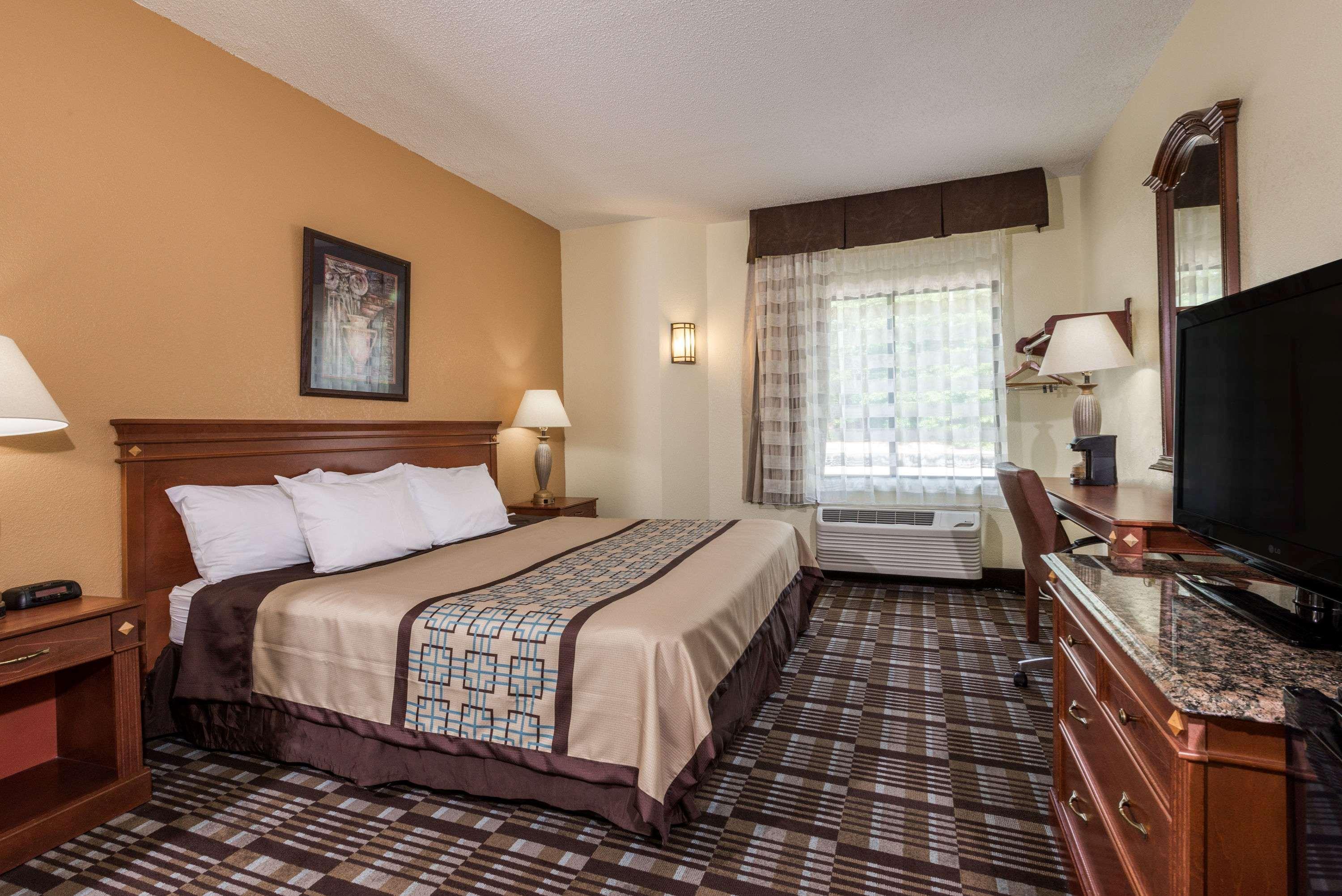 Days Inn By Wyndham Yadkinville Εξωτερικό φωτογραφία