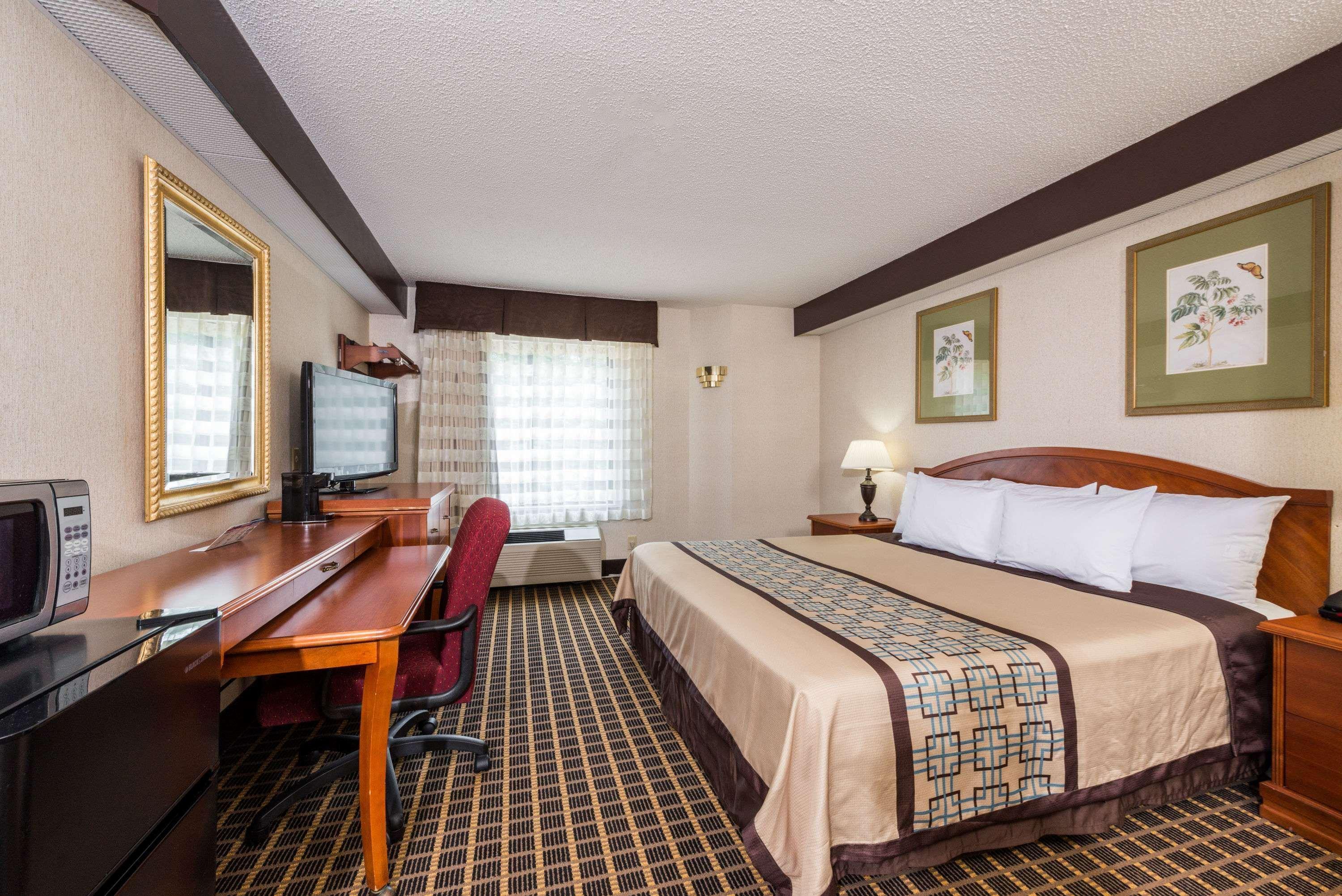 Days Inn By Wyndham Yadkinville Εξωτερικό φωτογραφία