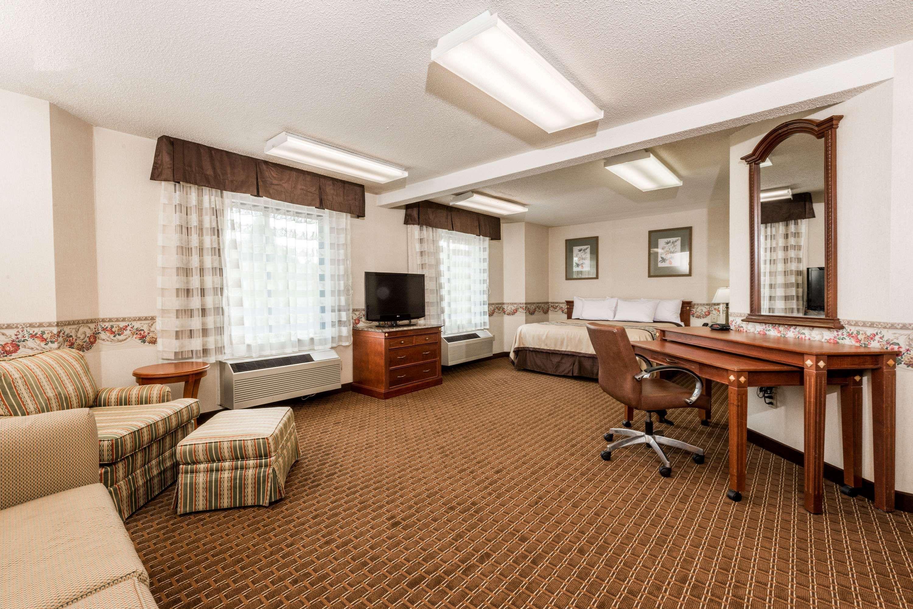 Days Inn By Wyndham Yadkinville Εξωτερικό φωτογραφία